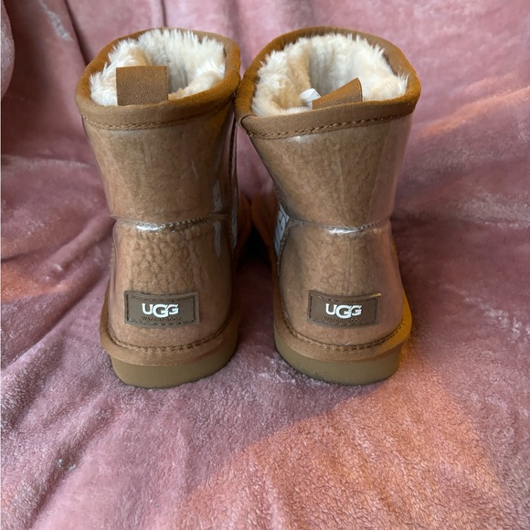 Women’s Uggs classic clear mini Boots Waterproof plastic logo fleece lined 9 - Picture 5 of 7